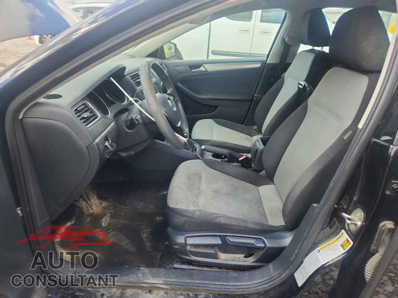 VOLKSWAGEN JETTA 2017 - 3VW2B7AJXHM336084