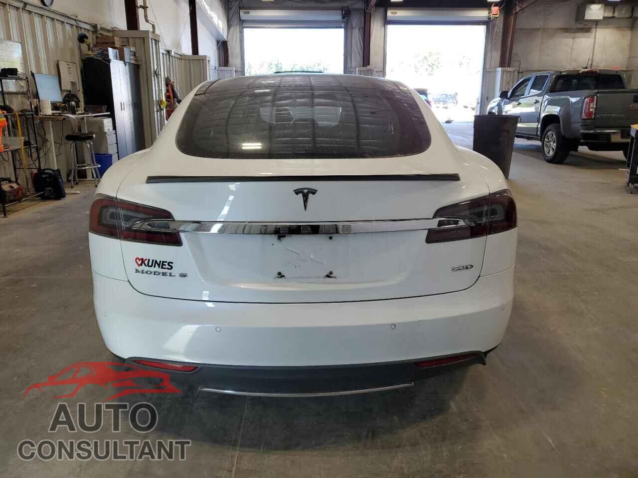 TESLA MODEL S 2016 - 5YJSA1E25GF128509