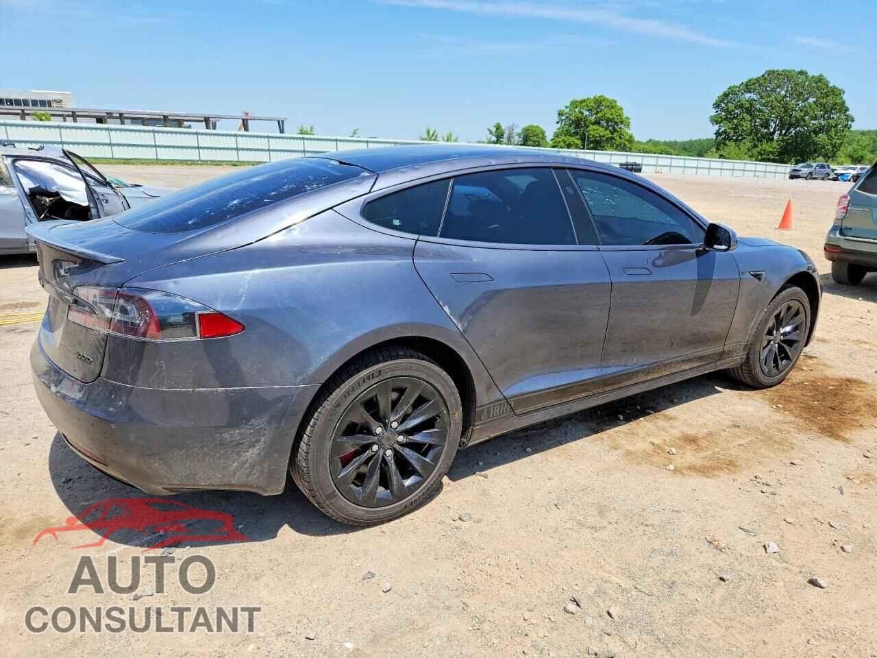 TESLA MODEL S 2018 - 5YJSA1E2XJF284701