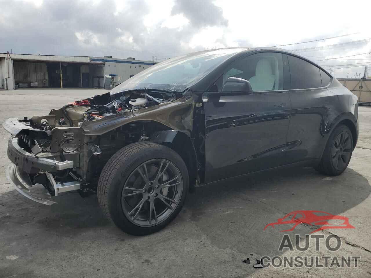 TESLA MODEL Y 2025 - 7SAYGDED0SF319066
