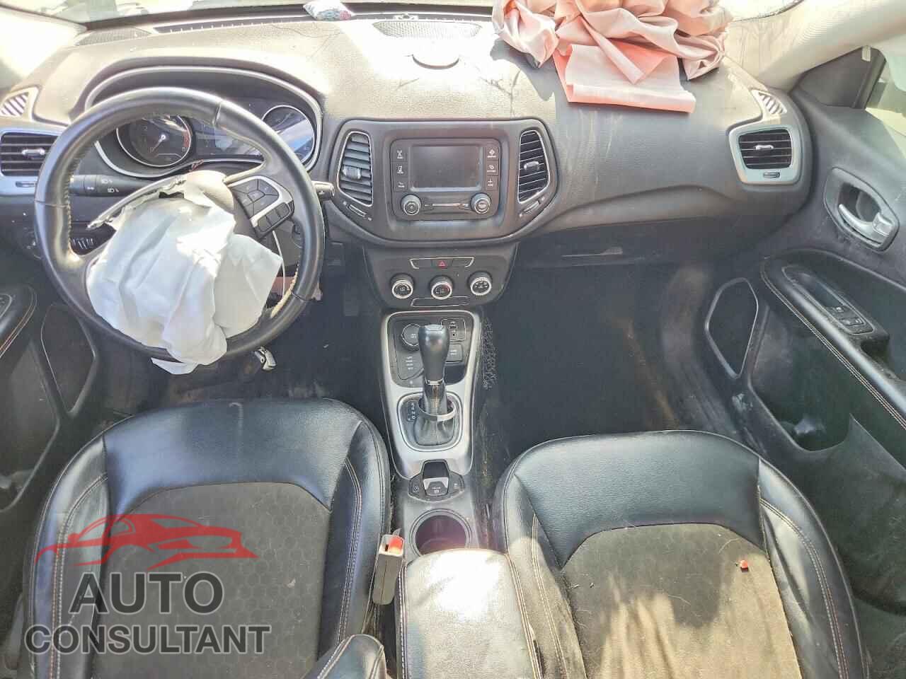 JEEP COMPASS 2017 - 3C4NJDBB4HT680461