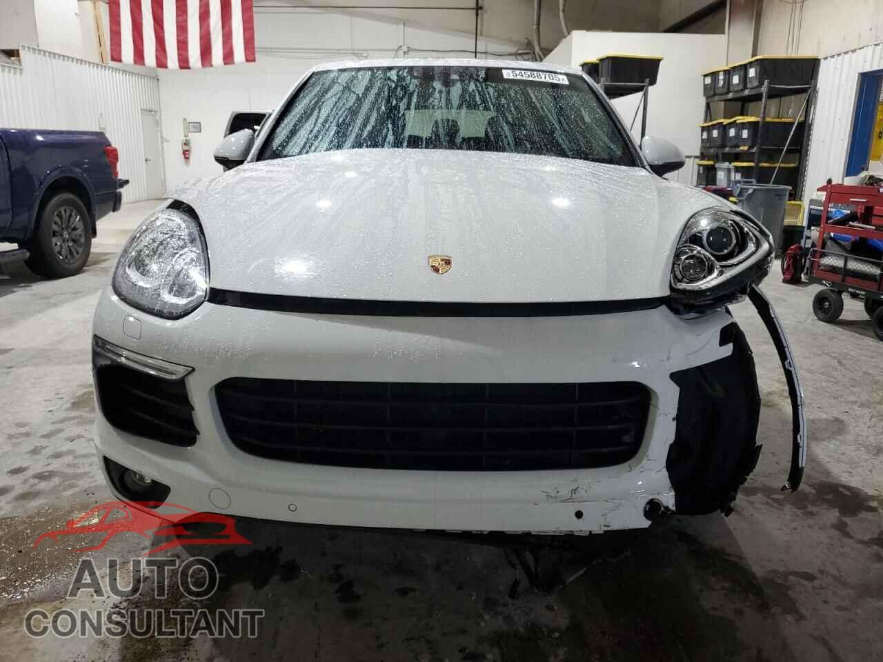 PORSCHE CAYENNE 2017 - WP1AA2A26HKA83882