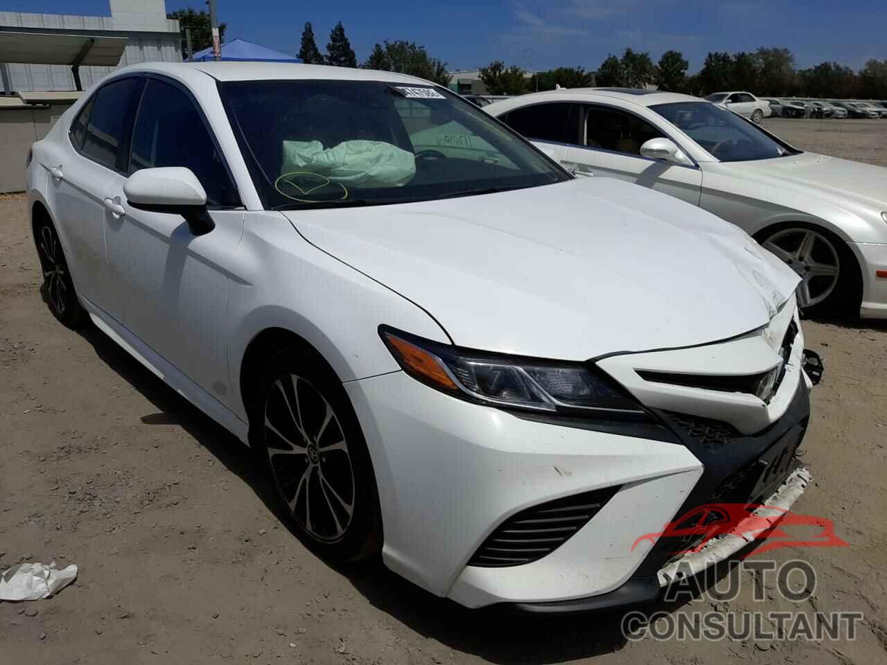 TOYOTA CAMRY 2018 - 4T1B11HK8JU526156