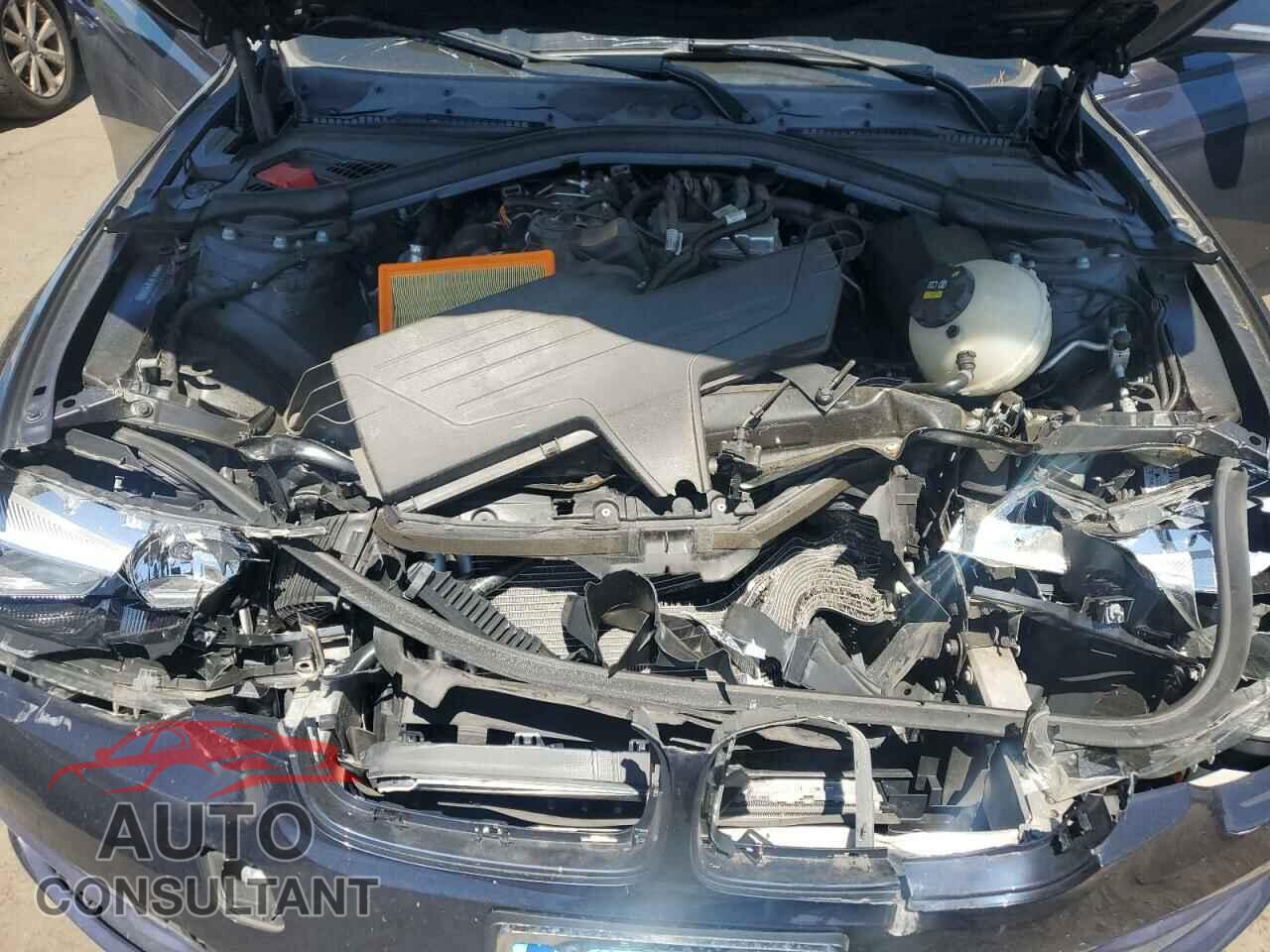 BMW 3 SERIES 2016 - WBA8E3G5XGNU03808