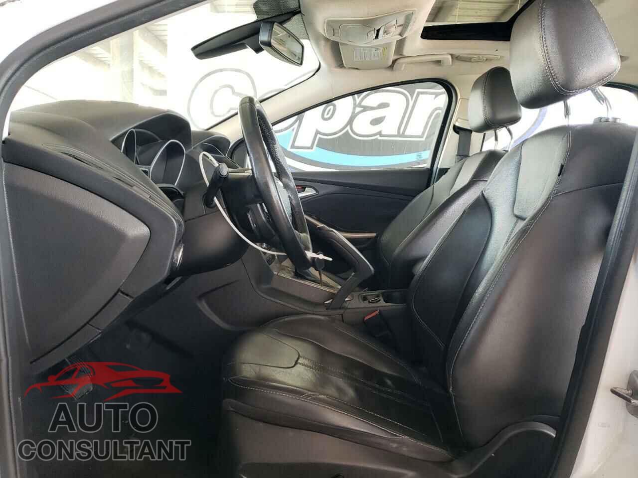 FORD FOCUS 2012 - 1FAHP3M29CL331714