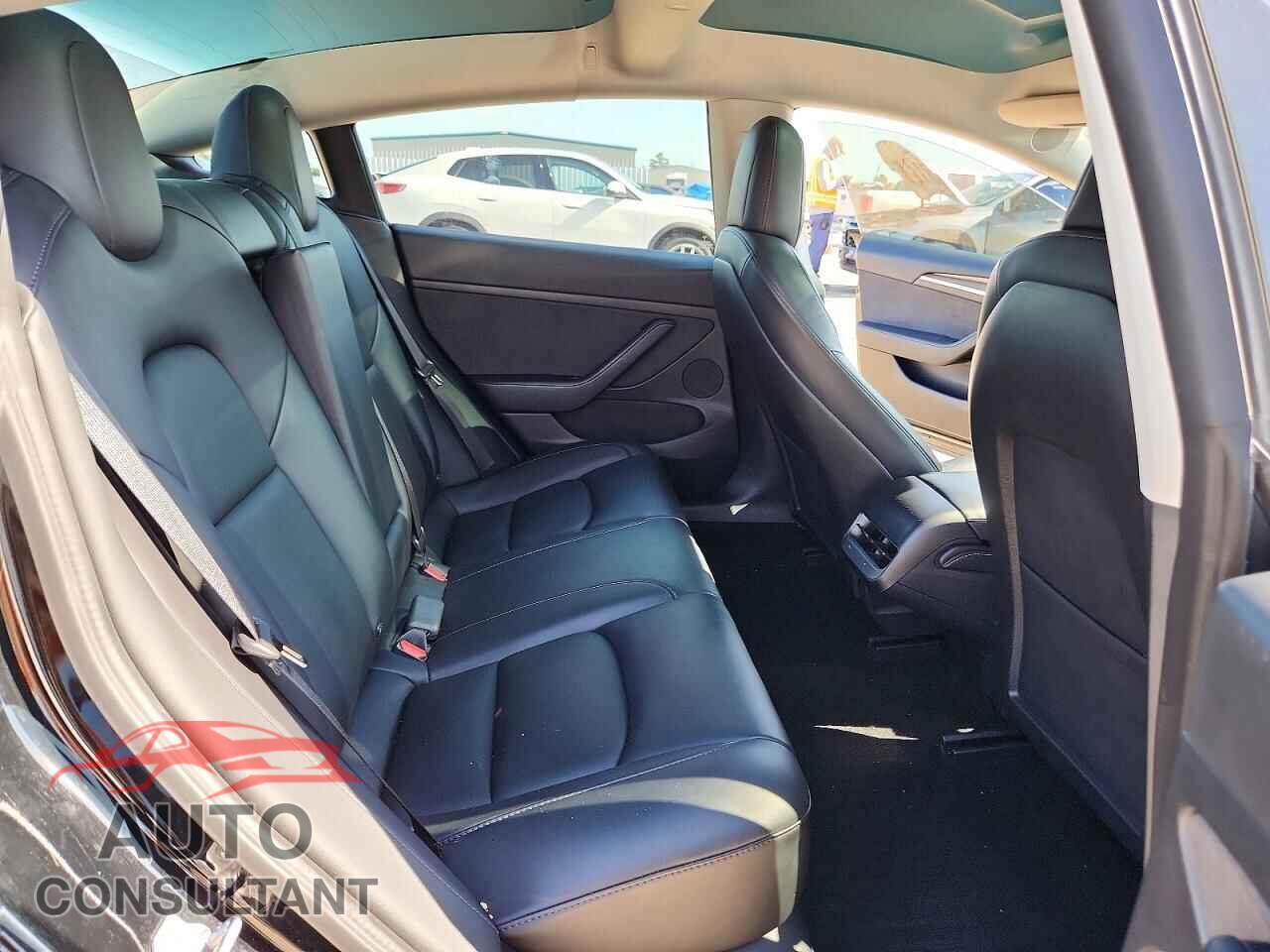 TESLA MODEL 3 2022 - 5YJ3E1EA2NF304509