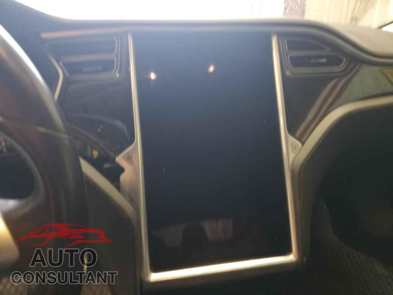 TESLA MODEL S 2015 - 5YJSA1E24FF114261
