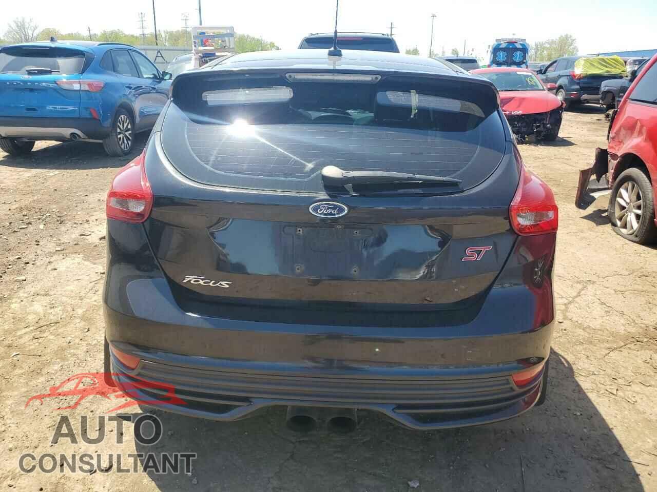 FORD FOCUS 2015 - 1FADP3L95FL370950
