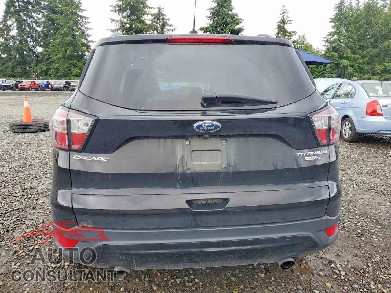FORD ESCAPE 2017 - 1FMCU9JD8HUD54405