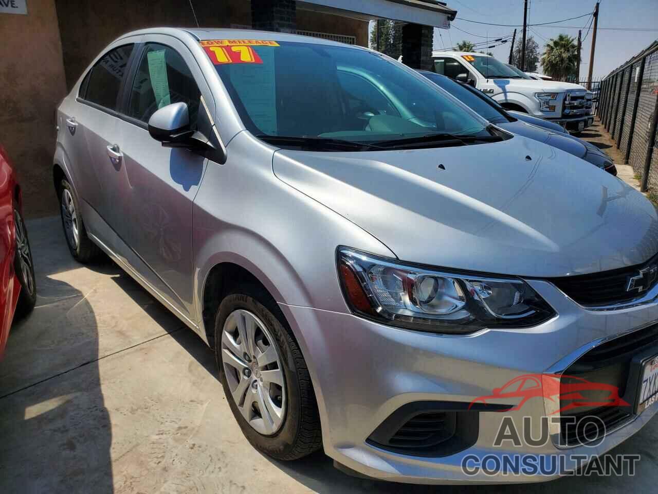 CHEVROLET SONIC 2017 - 1G1JB5SG0H4143324
