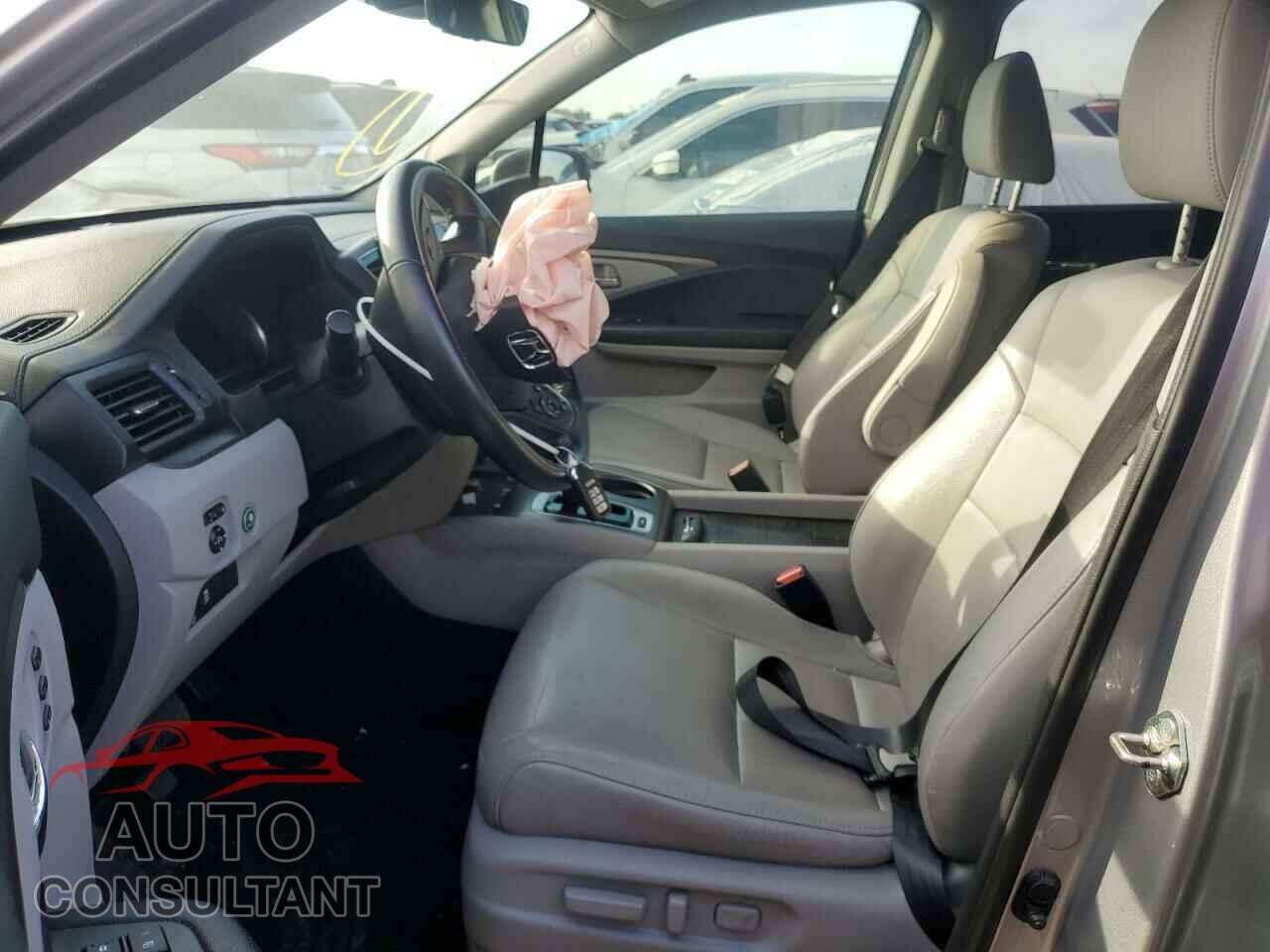 HONDA PILOT 2019 - 5FNYF5H52KB032614