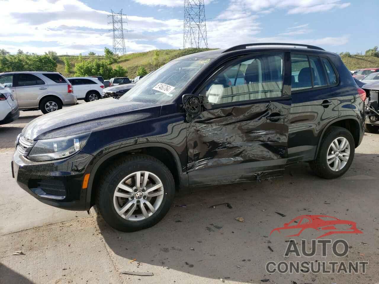 VOLKSWAGEN TIGUAN 2017 - WVGBV7AX9HK039440