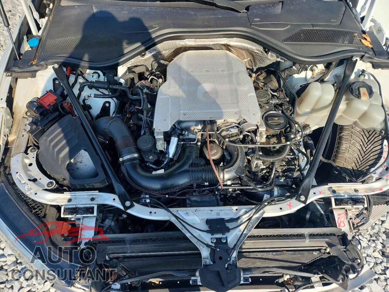 AUDI A8 2020 - WAU8EAF88LN003076