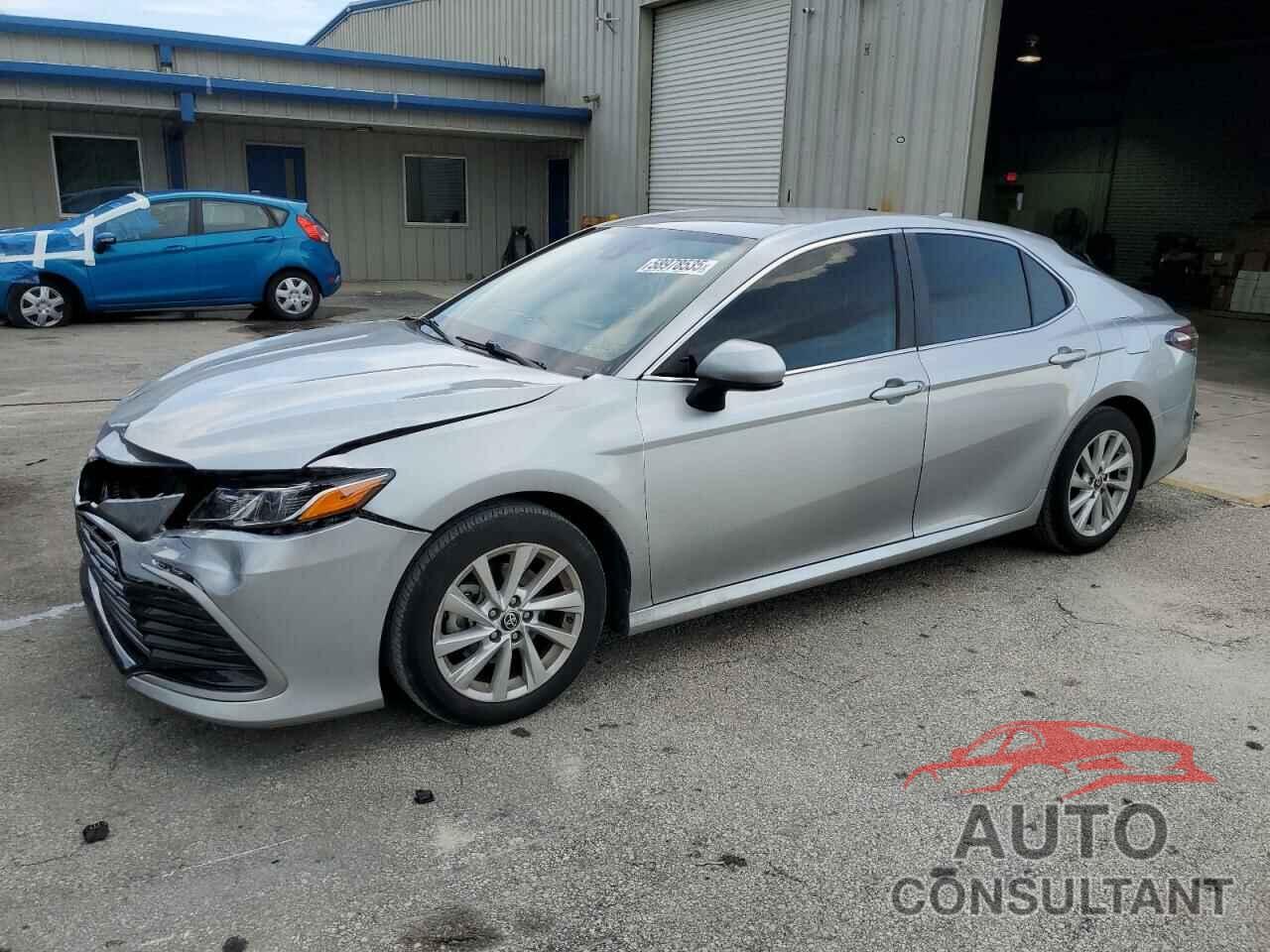 TOYOTA CAMRY 2022 - 4T1C11AK3NU684635