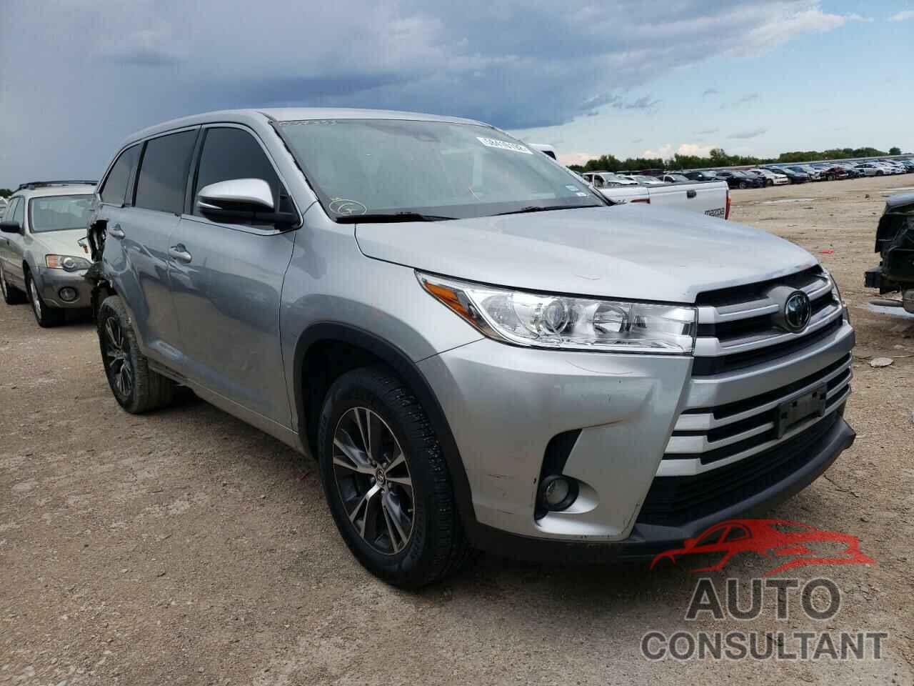 TOYOTA HIGHLANDER 2018 - 5TDZARFH6JS037333