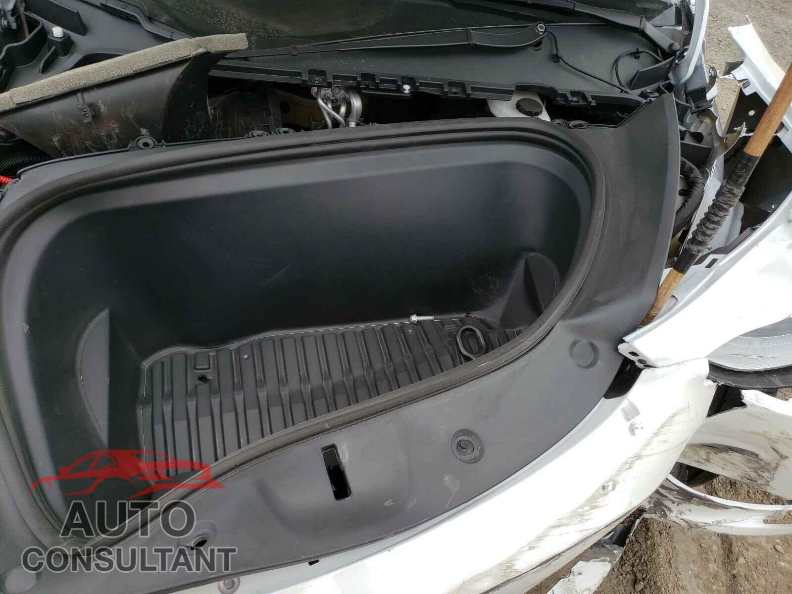 TESLA MODEL Y 2021 - 5YJYGDEE2MF074781