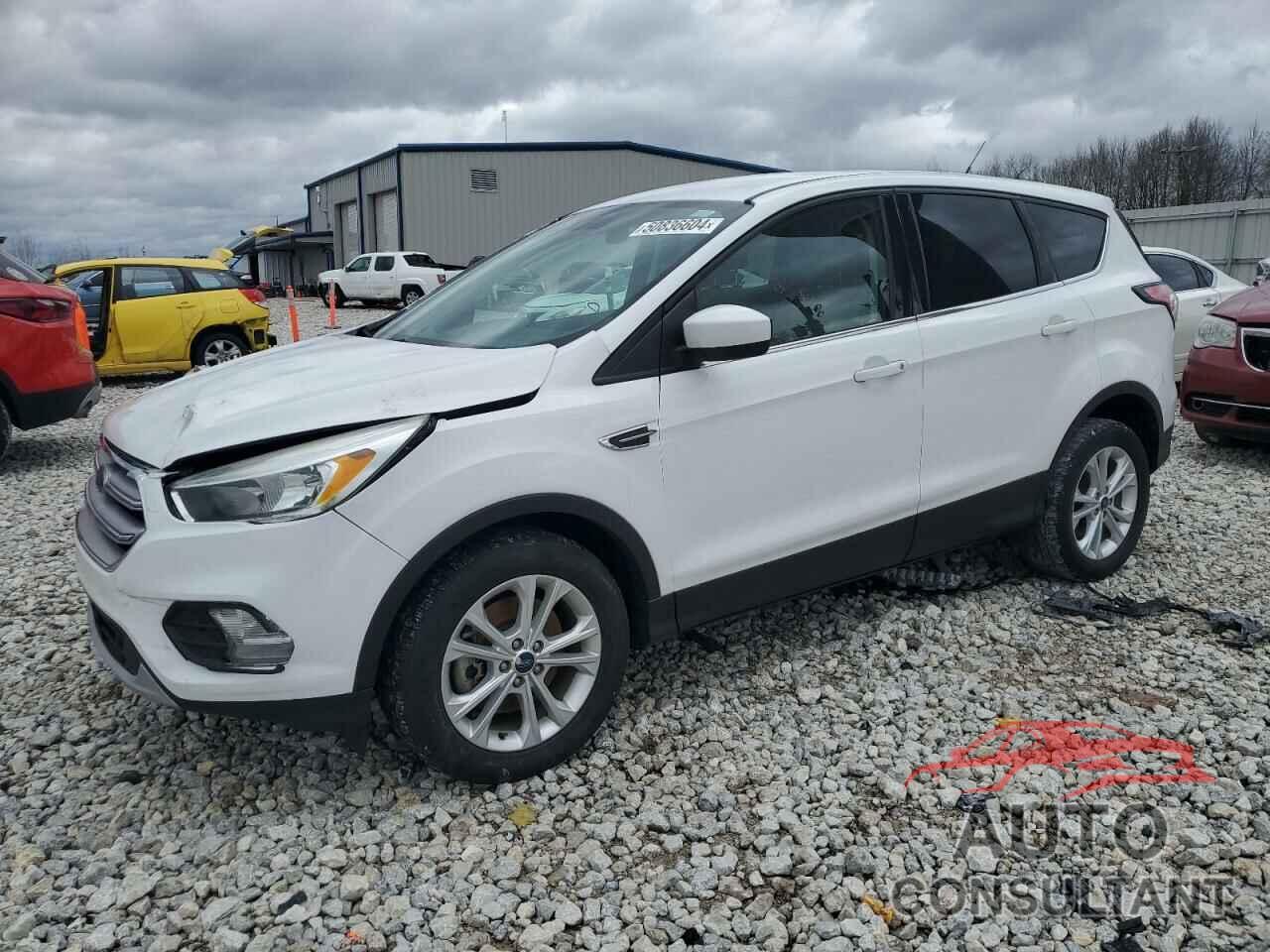 FORD ESCAPE 2017 - 1FMCU9G96HUC99049