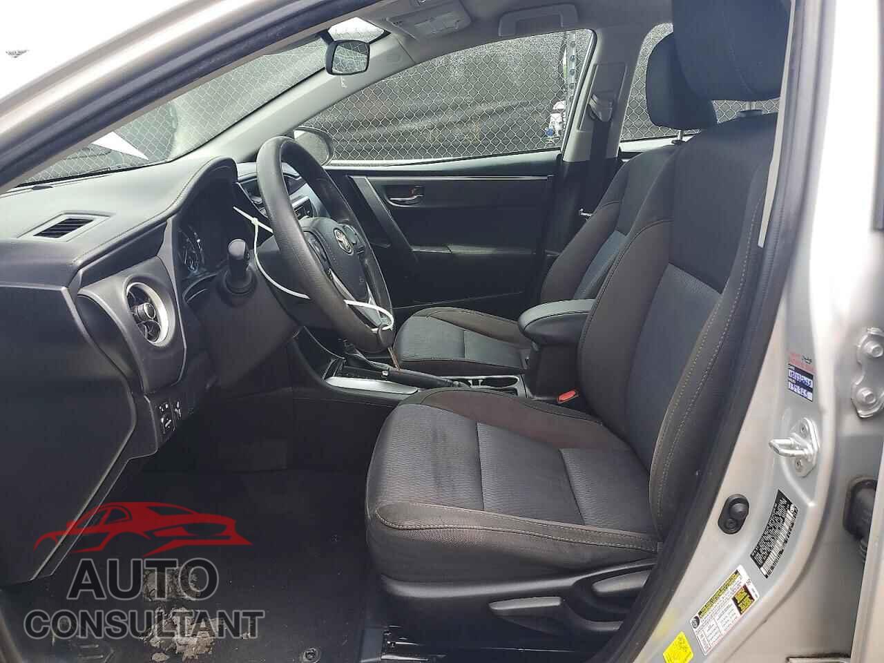 TOYOTA COROLLA 2017 - 5YFBURHEXHP683053