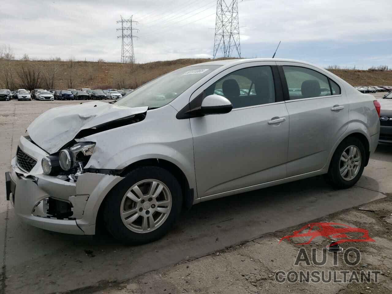 CHEVROLET SONIC 2013 - 1G1JC5SG2D4172265