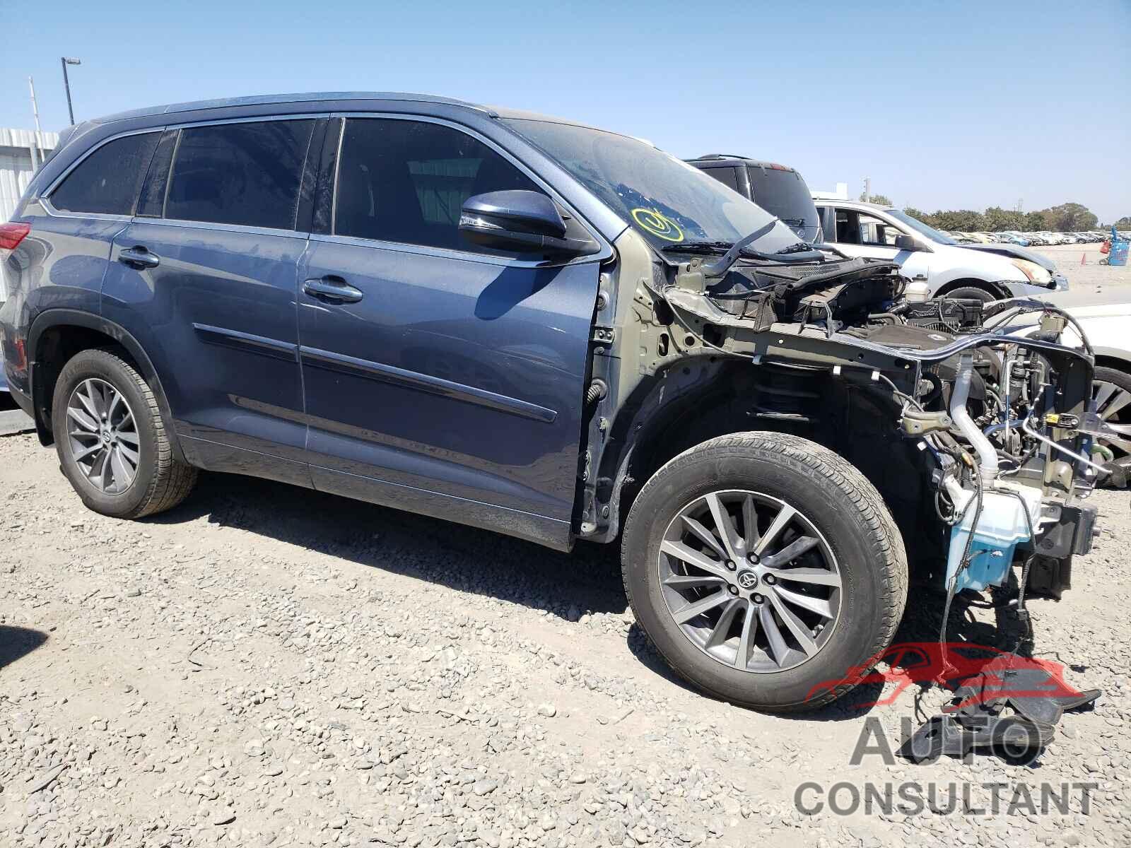 TOYOTA HIGHLANDER 2018 - 5TDJZRFH4JS891811