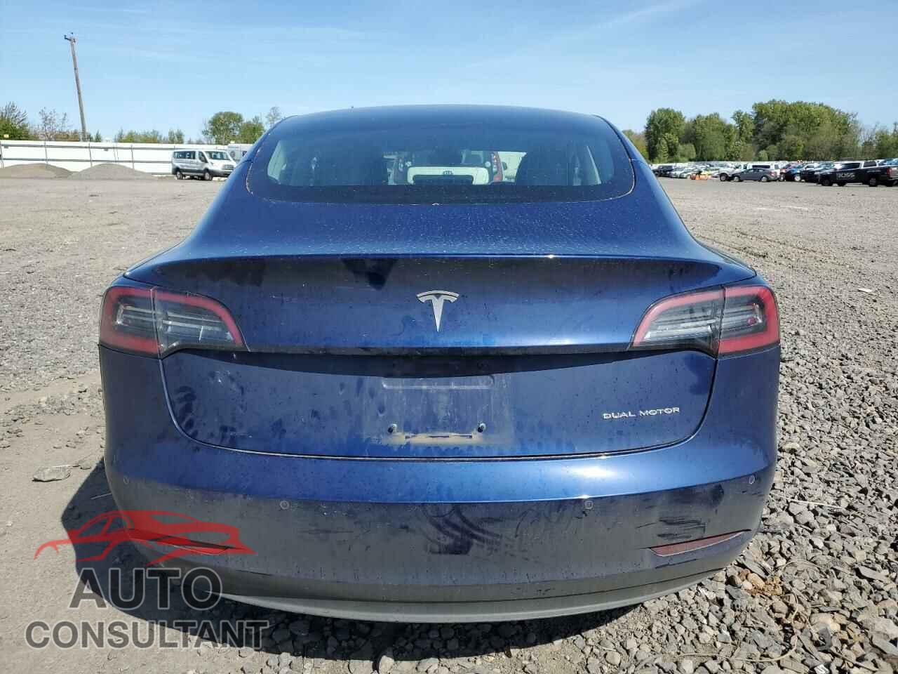 TESLA MODEL 3 2018 - 5YJ3E1EB8JF063610