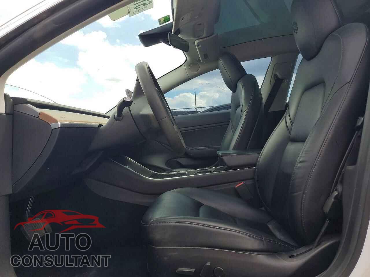 TESLA MODEL 3 2019 - 5YJ3E1EA7KF426584