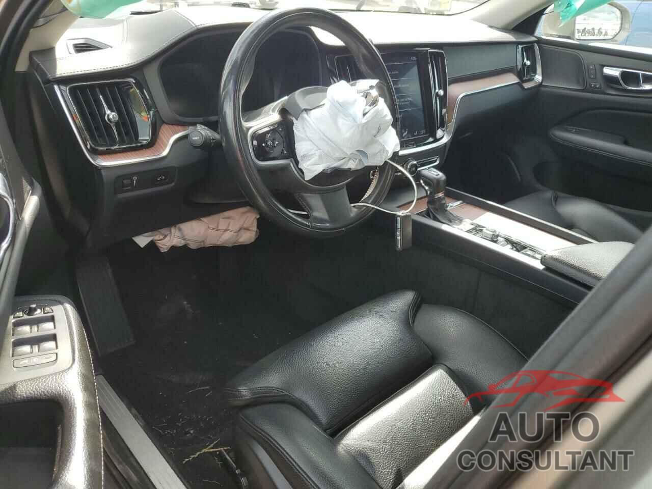 VOLVO S60 2019 - 7JR102FL2KG004712