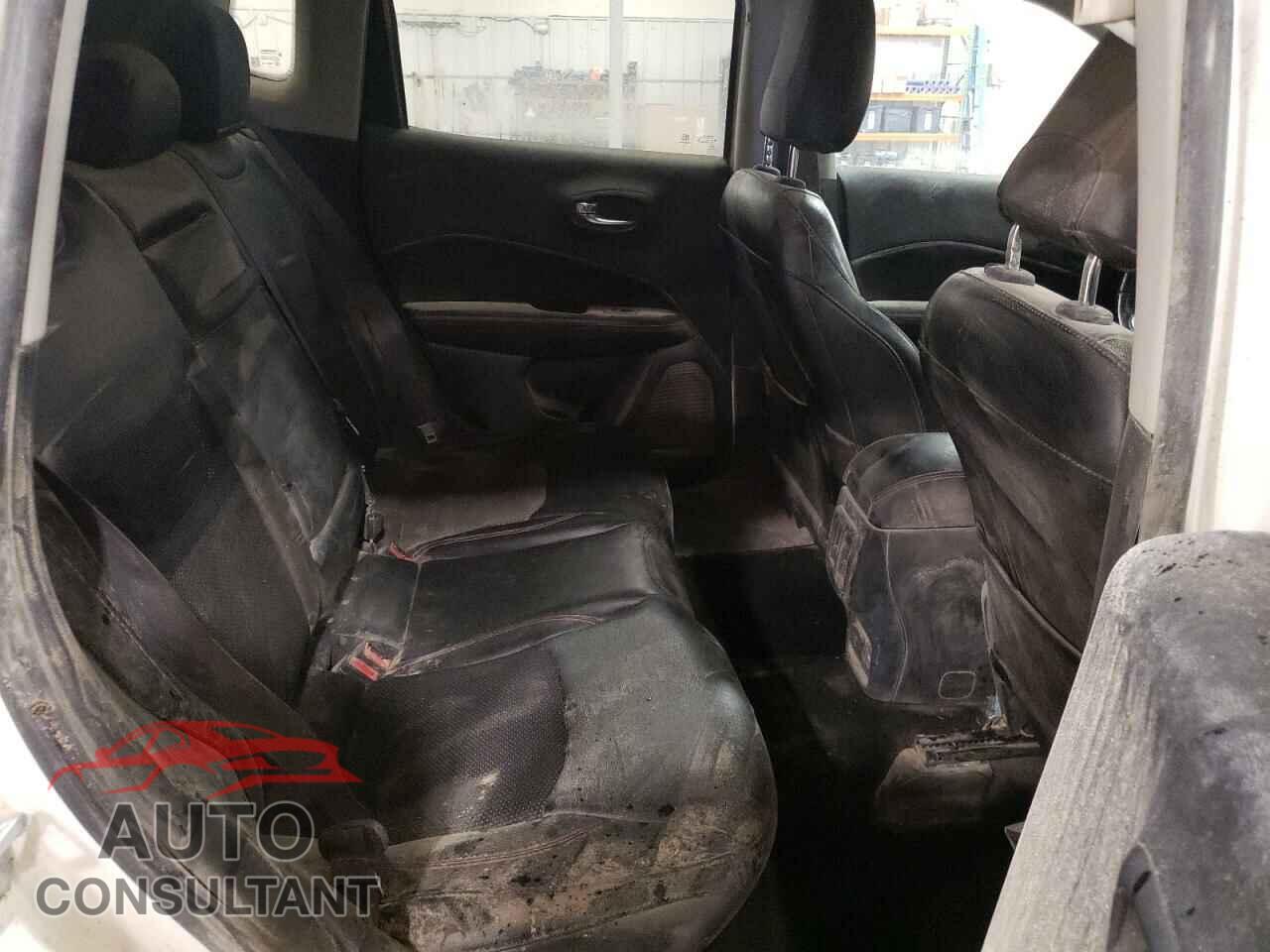 JEEP COMPASS 2018 - 3C4NJDDB5JT479865