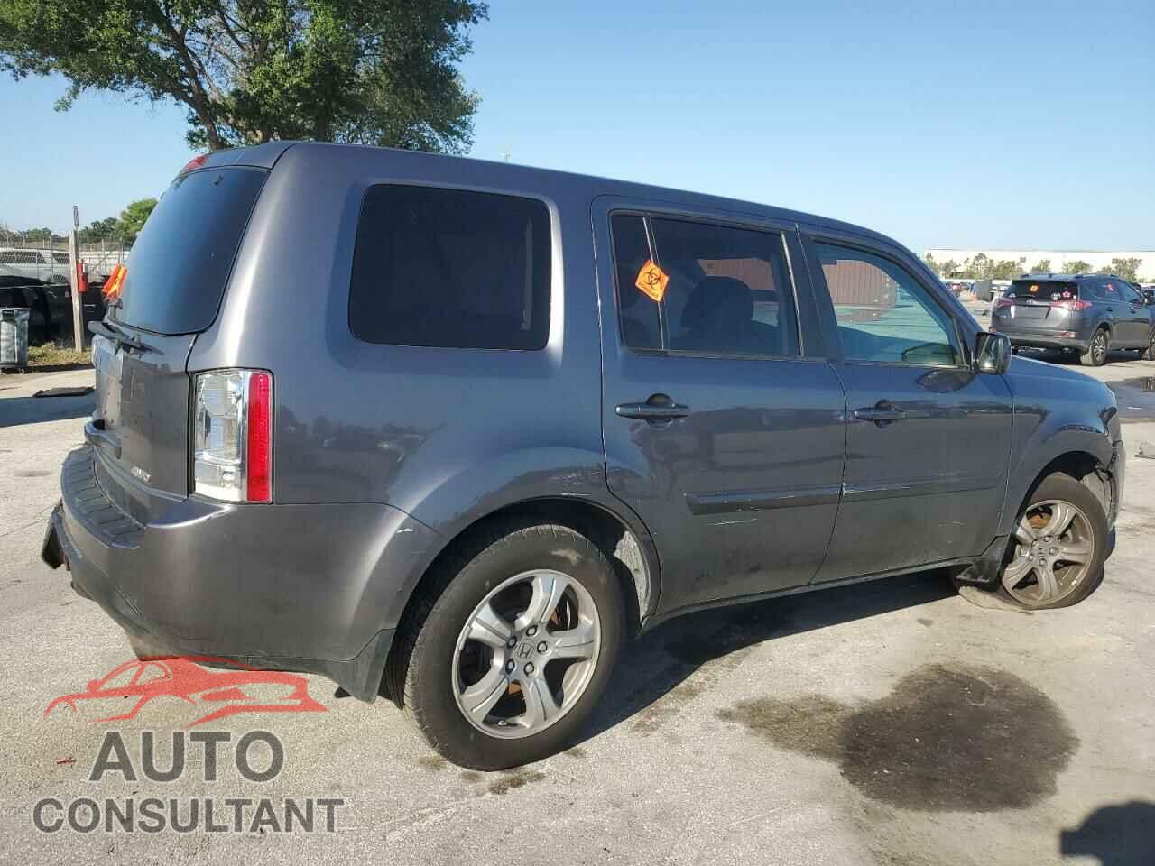 HONDA PILOT 2015 - 5FNYF4H58FB001044