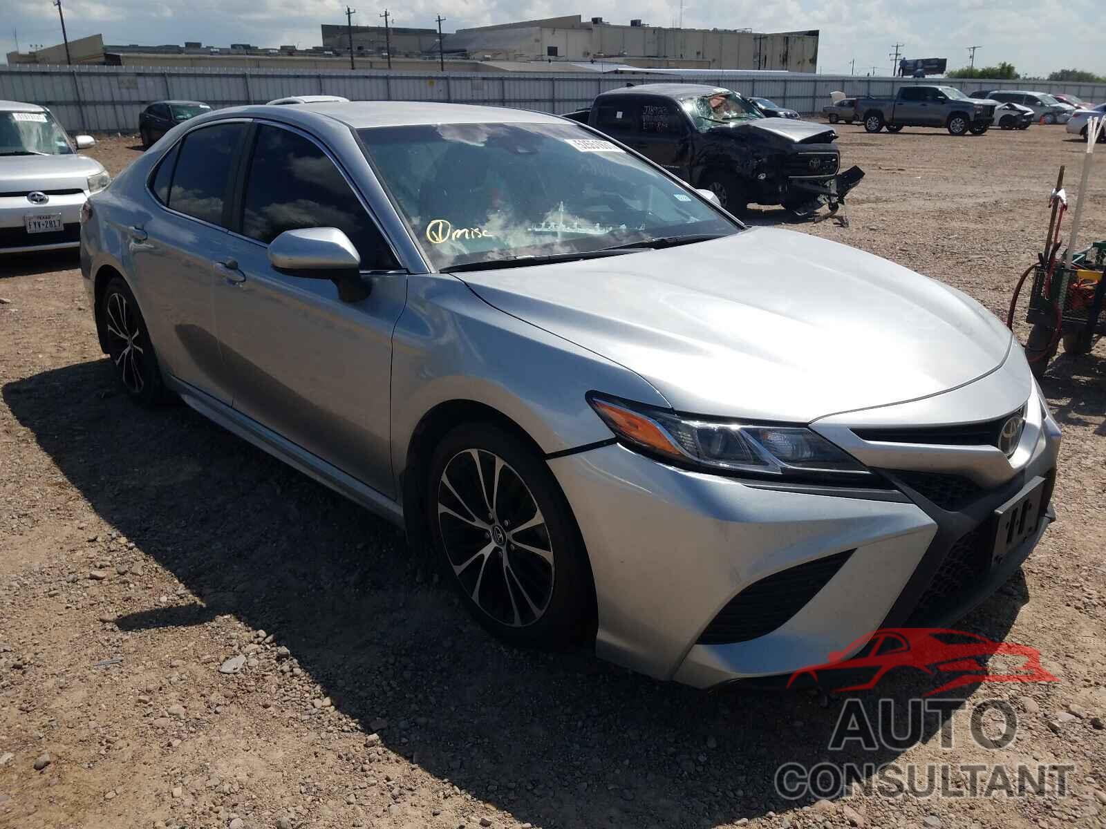 TOYOTA CAMRY 2018 - 4T1B11HK4JU054490