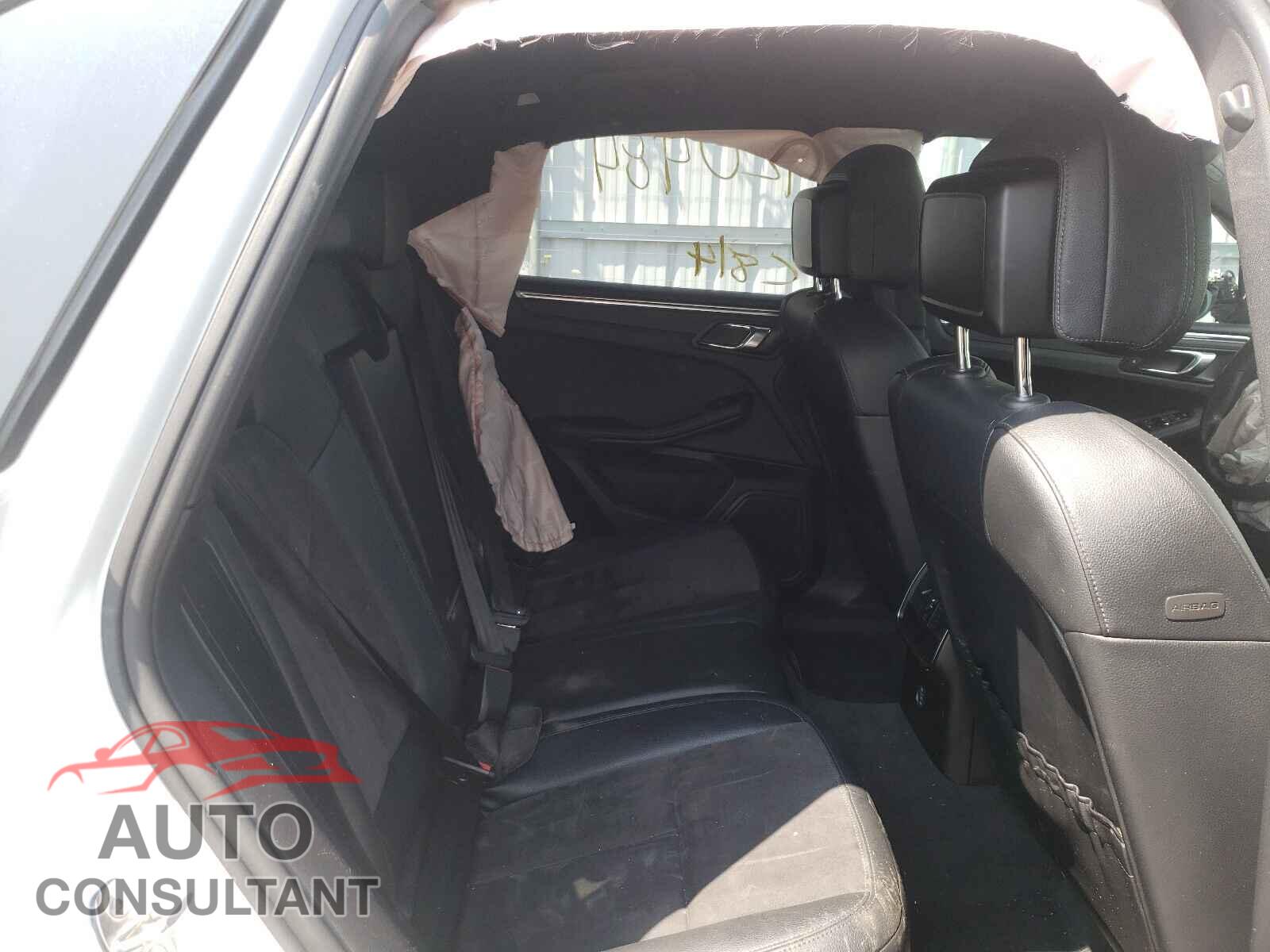 PORSCHE MACAN 2017 - WP1AA2A56HLB00507