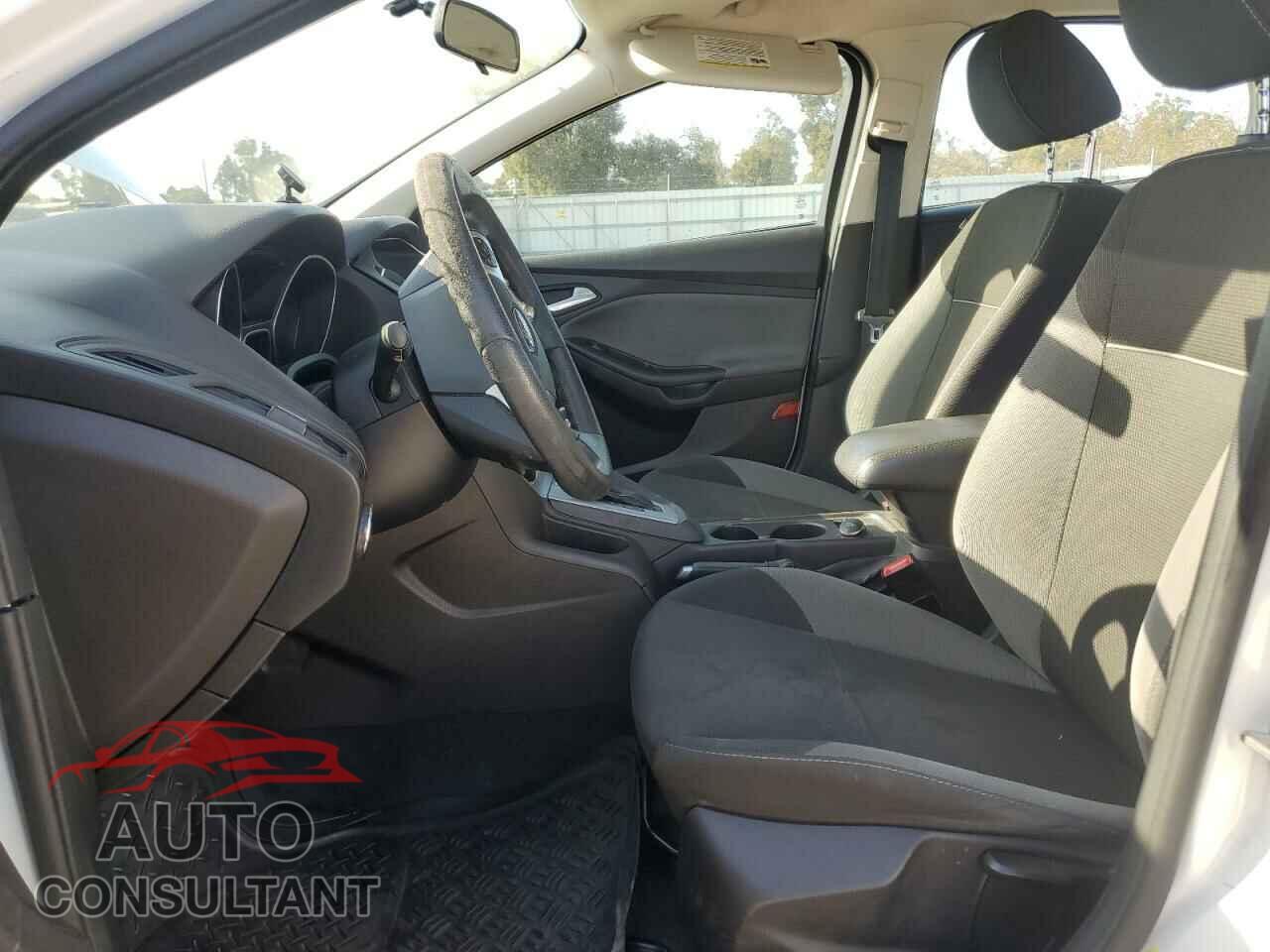 FORD FOCUS 2014 - 1FADP3F21EL131747