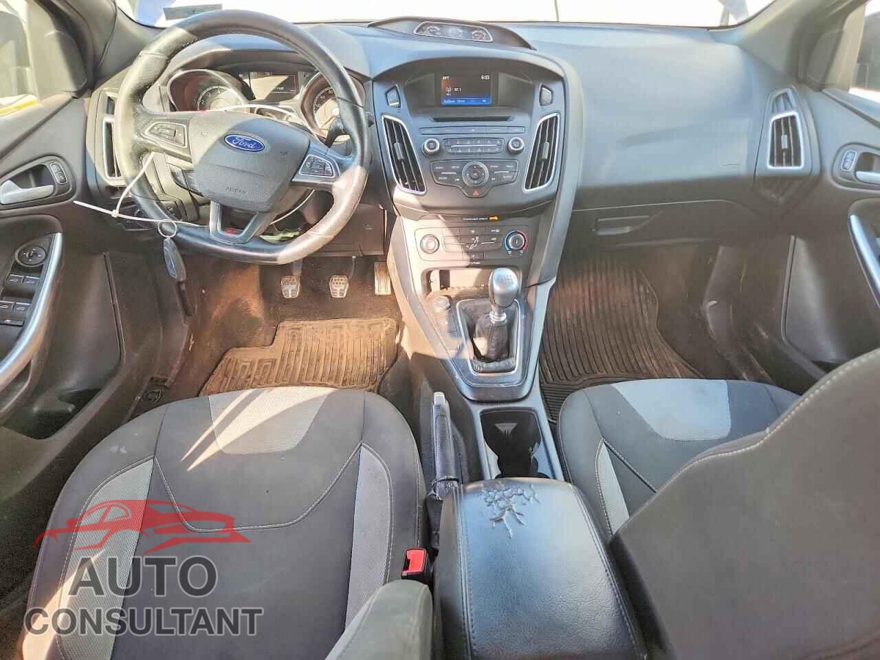 FORD FOCUS 2016 - 1FADP3L99GL288298