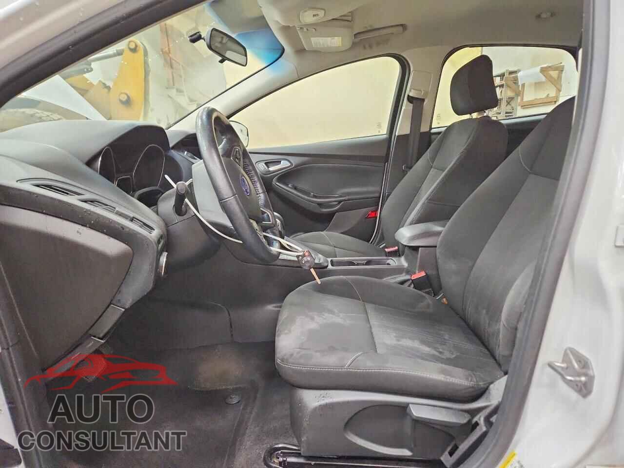 FORD FOCUS 2017 - 1FADP3F27HL340852