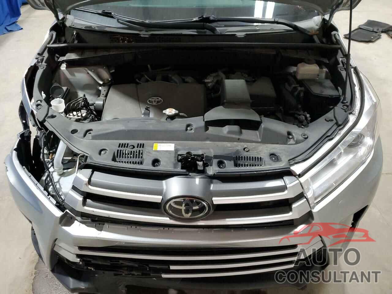TOYOTA HIGHLANDER 2019 - 5TDJZRFH0KS628183