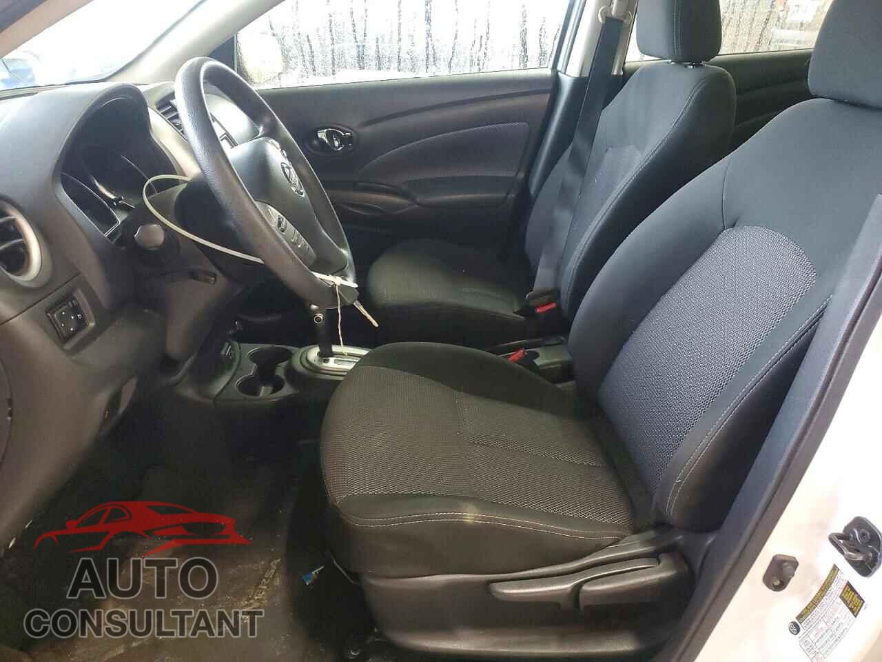 NISSAN VERSA 2019 - 3N1CN7AP3KL818821