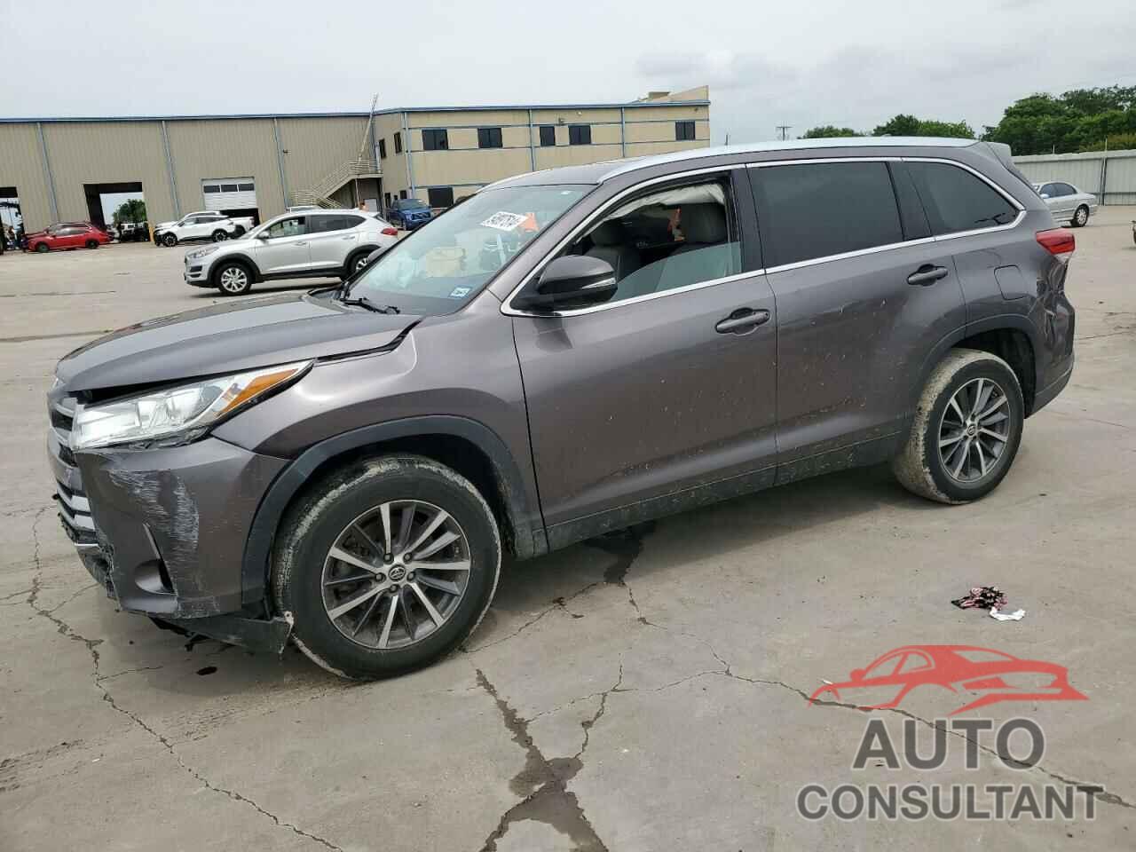 TOYOTA HIGHLANDER 2019 - 5TDKZRFH9KS558512