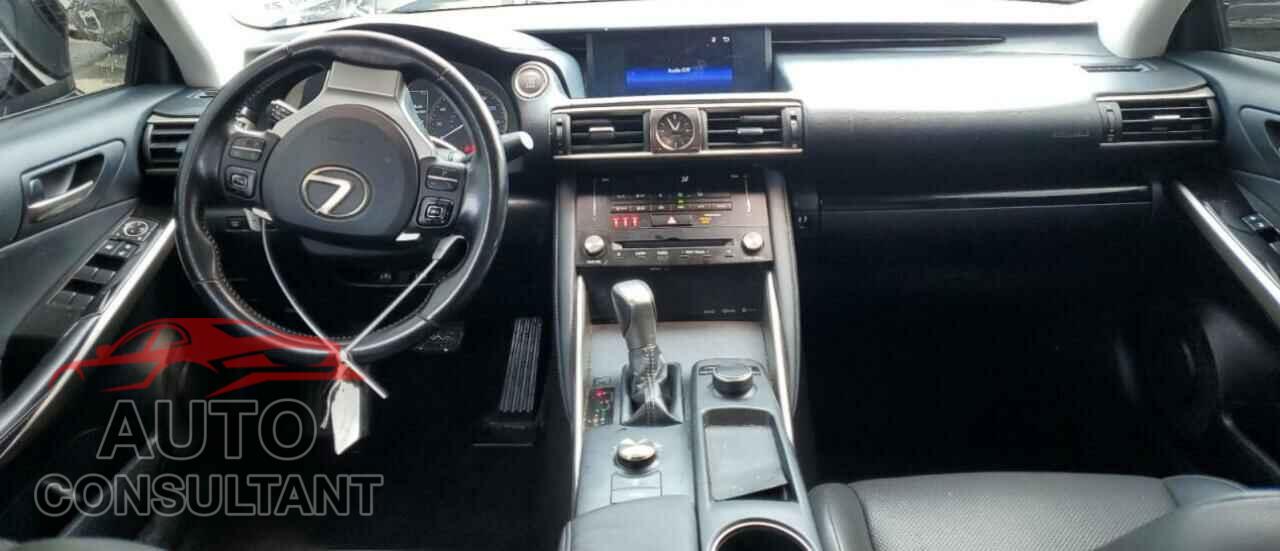 LEXUS IS 2017 - JTHBA1D28H5048852