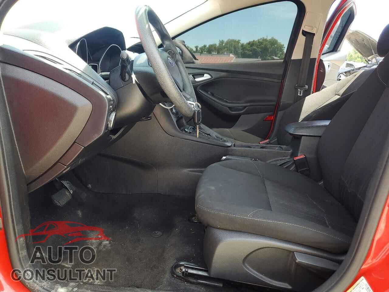 FORD FOCUS 2016 - 1FADP3F23GL371904