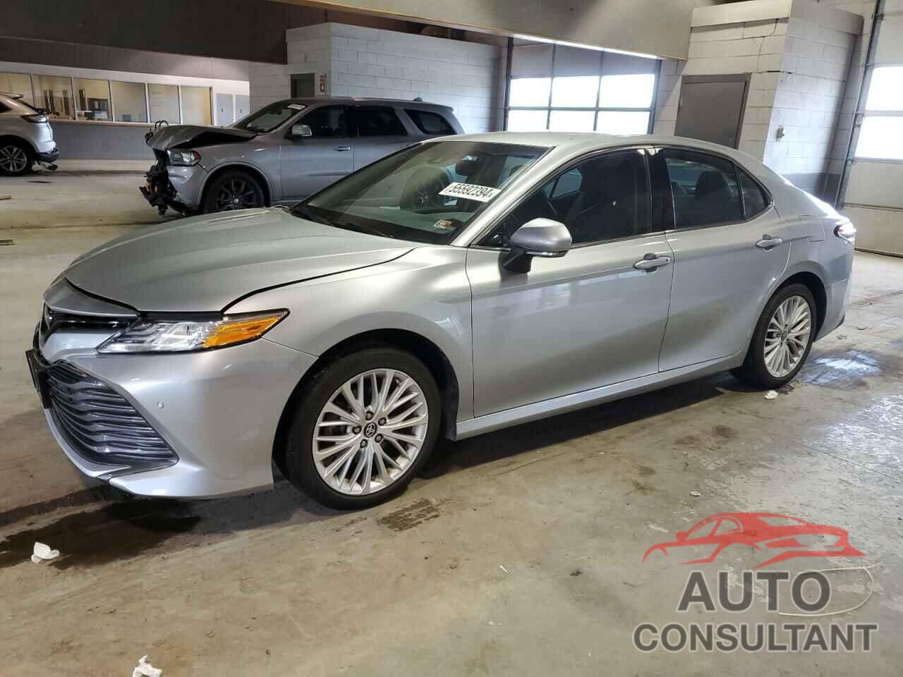 TOYOTA CAMRY 2018 - 4T1B11HK2JU523804