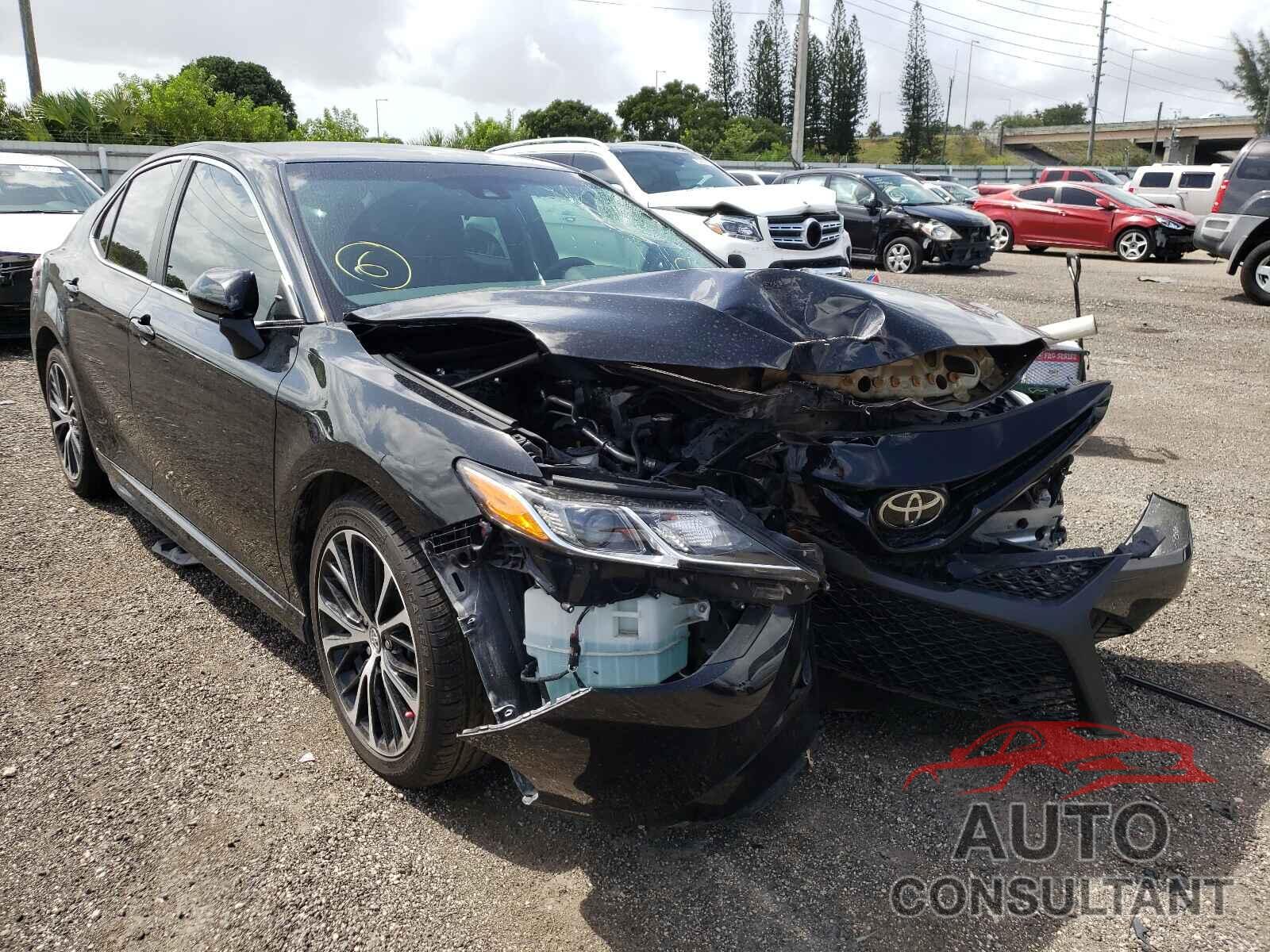 TOYOTA CAMRY 2018 - 4T1B11HKXJU062576
