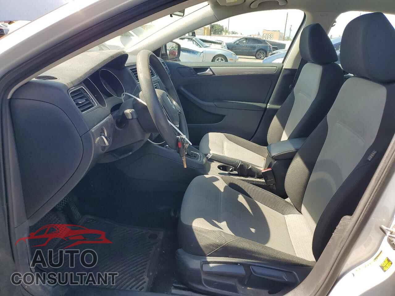 VOLKSWAGEN JETTA 2017 - 3VW2B7AJ1HM365408