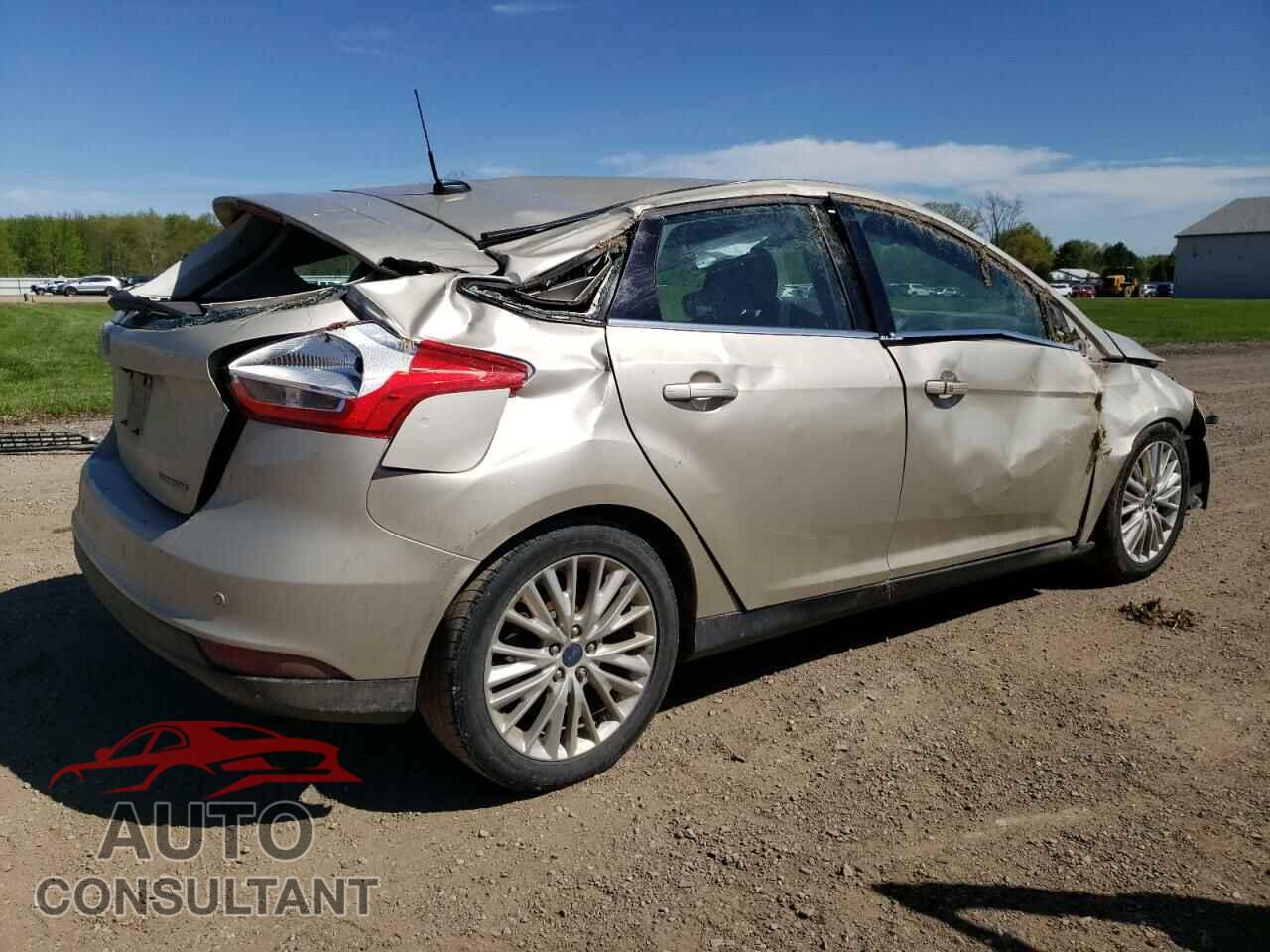 FORD FOCUS 2017 - 1FADP3N27HL220177