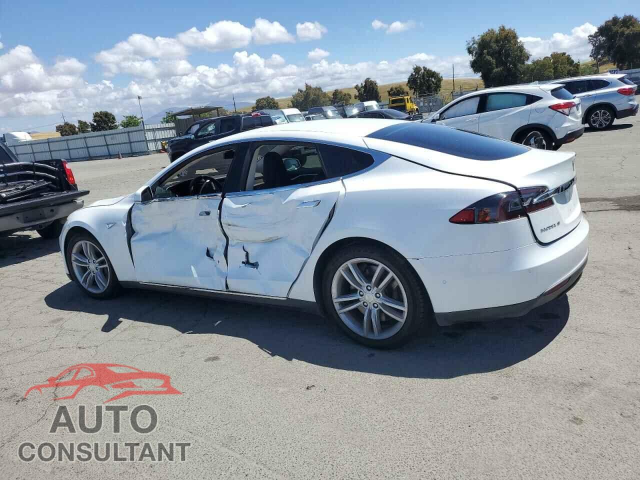 TESLA MODEL S 2015 - 5YJSA1S27FF085522