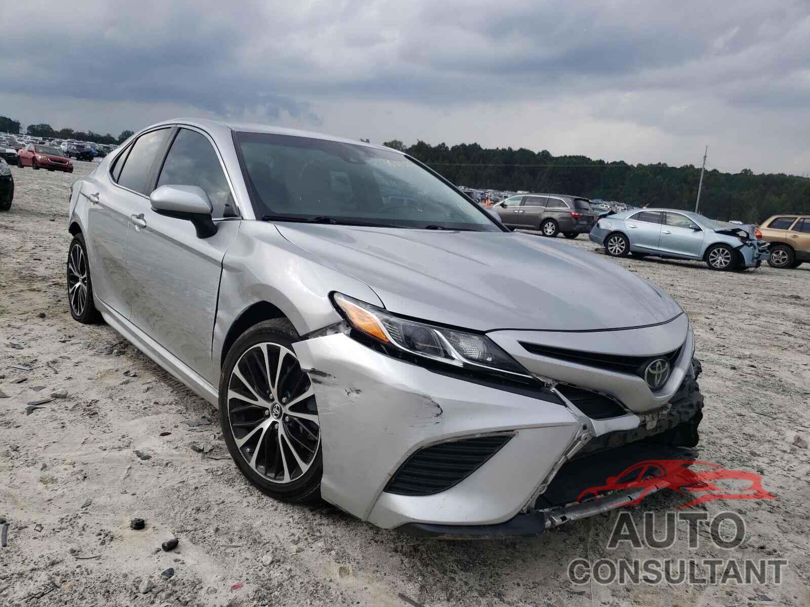 TOYOTA CAMRY 2018 - 4T1B11HK2JU524421