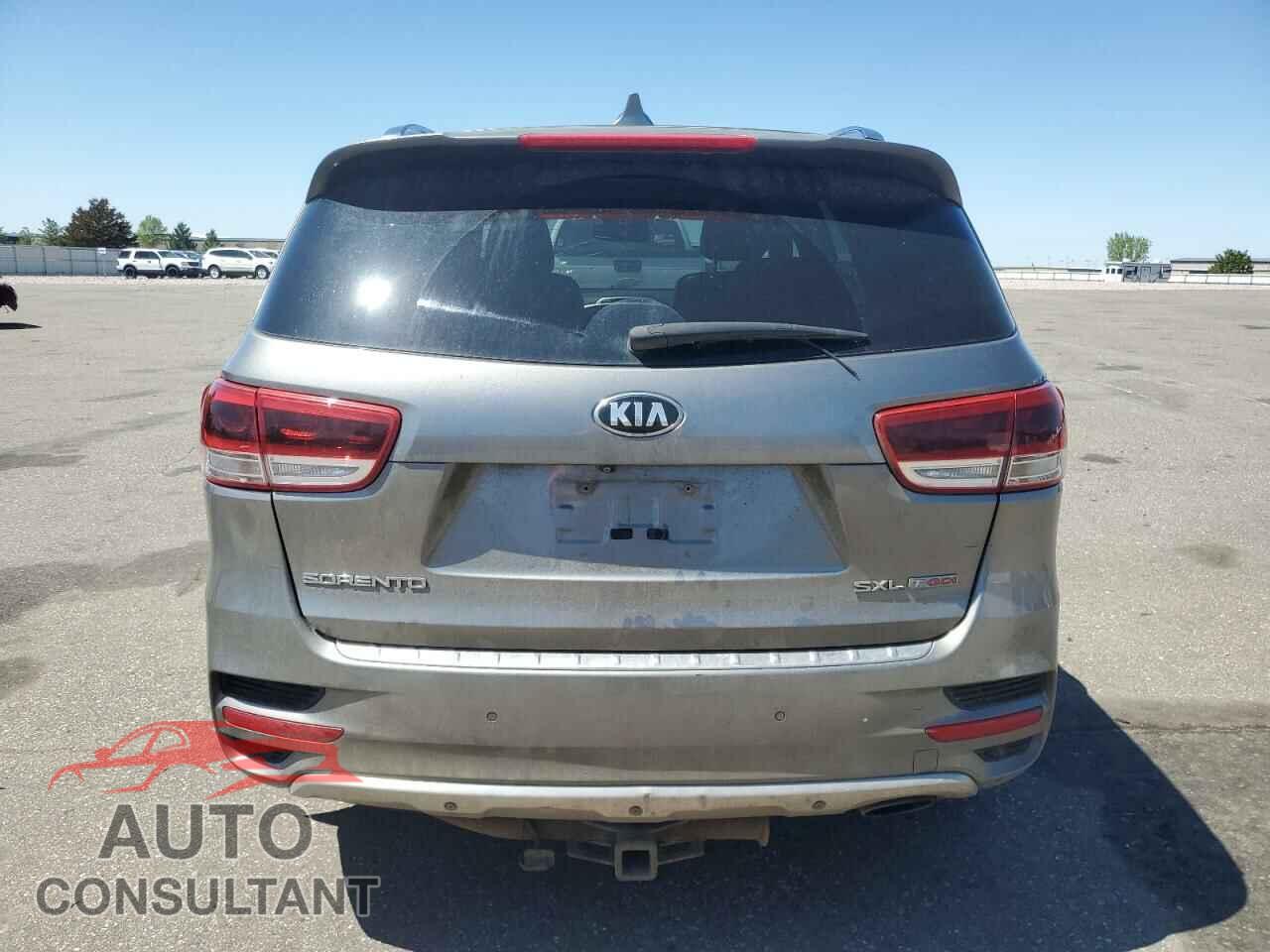 KIA SORENTO 2016 - 5XYPKDA12GG007771