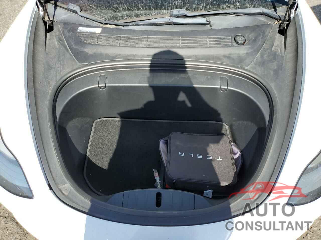 TESLA MODEL 3 2018 - 5YJ3E1EB7JF096808
