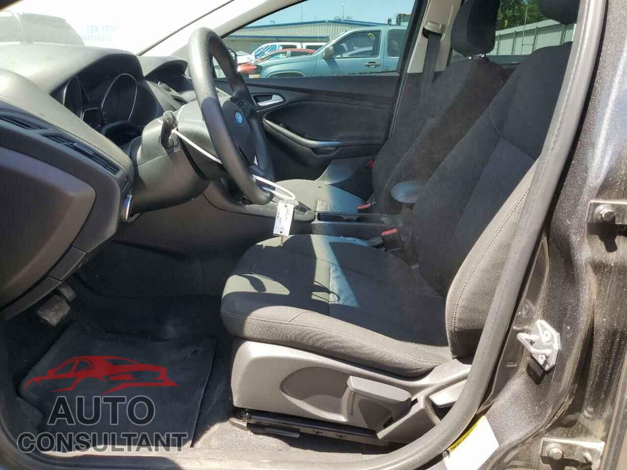 FORD FOCUS 2018 - 1FADP3K24JL282937