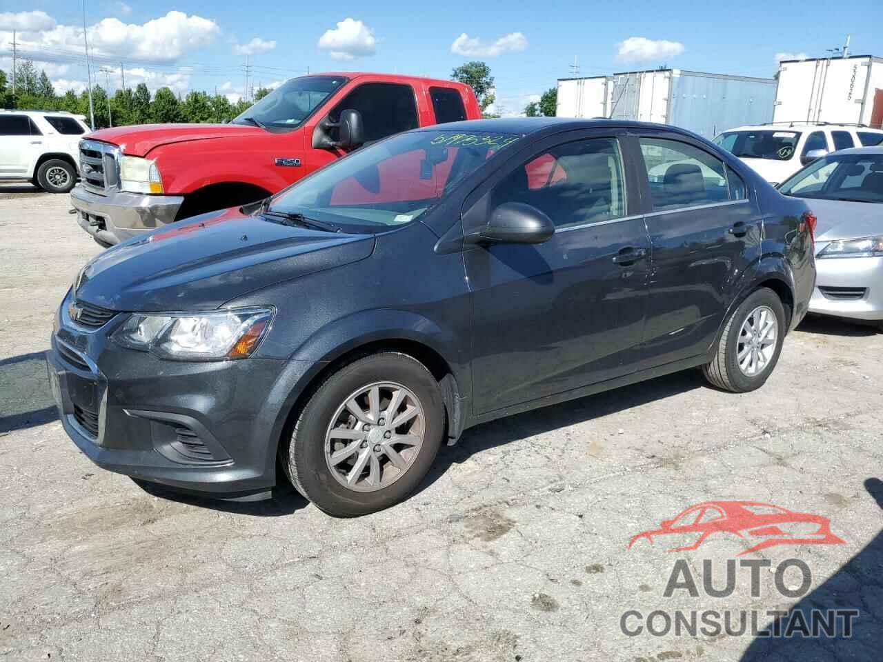 CHEVROLET SONIC 2018 - 1G1JD5SH8J4111343