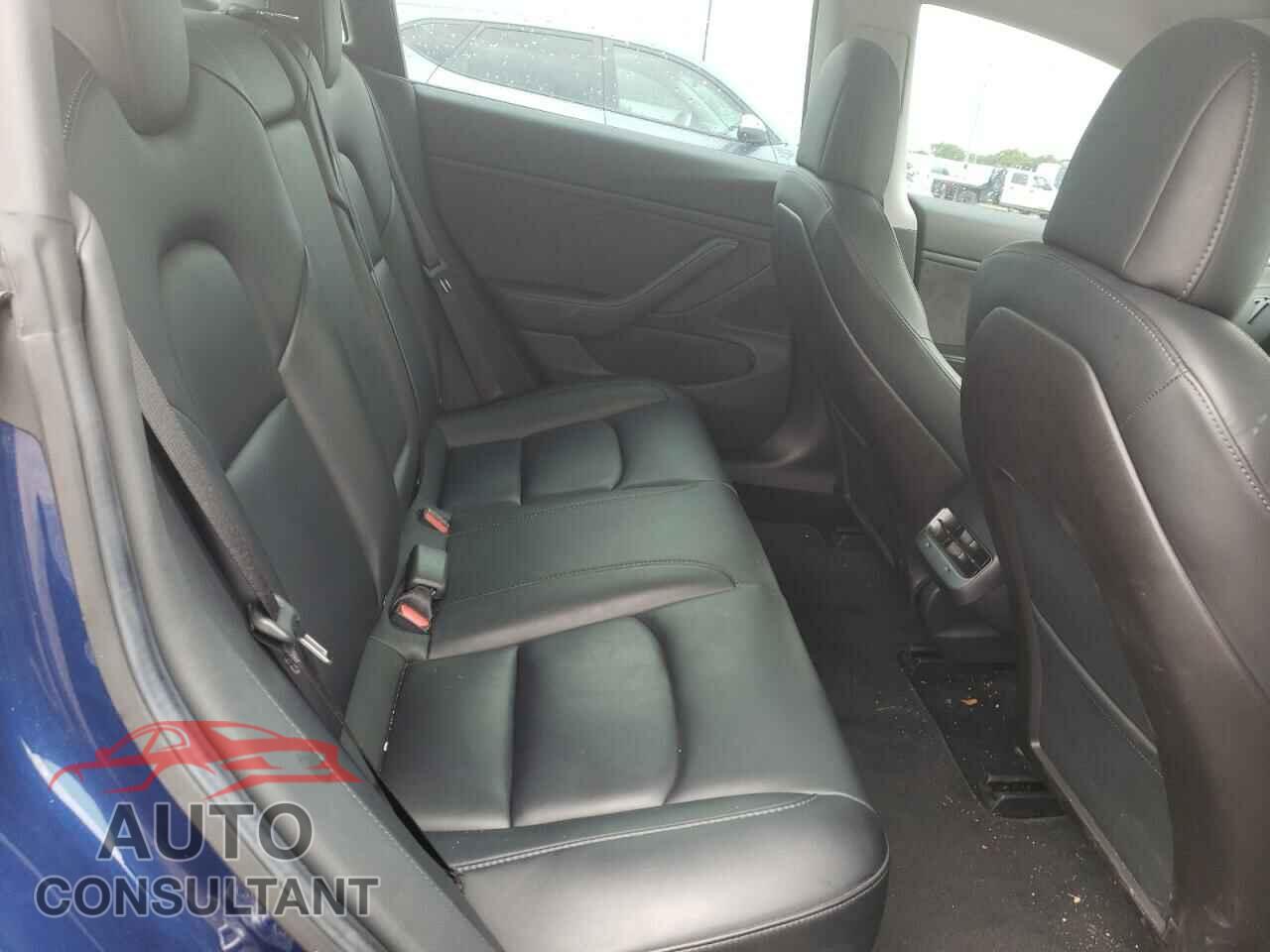 TESLA MODEL 3 2019 - 5YJ3E1EB8KF387433